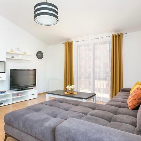 Apartman Bella โตรกีร์ ภายนอก รูปภาพ