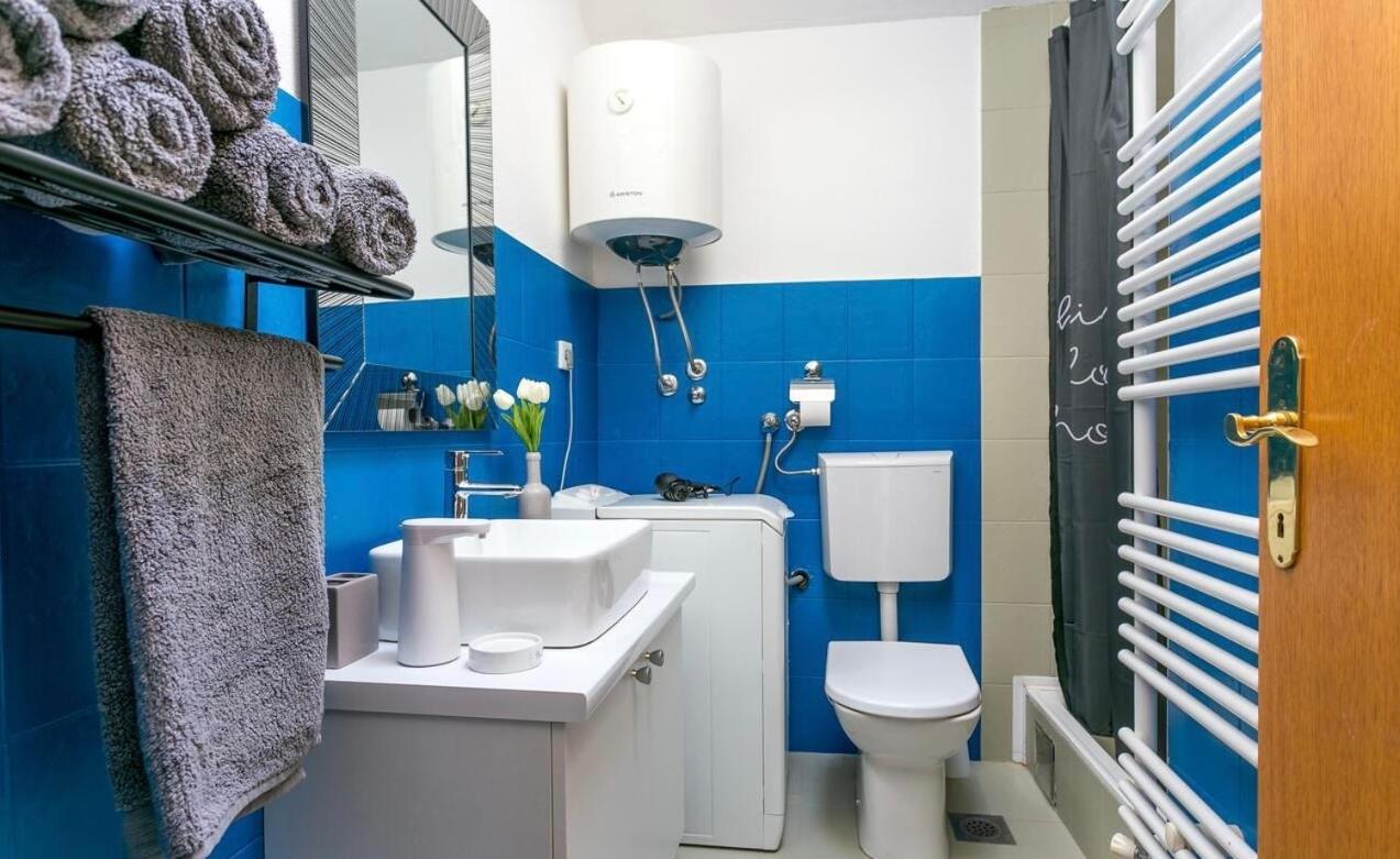 Apartman Bella โตรกีร์ ภายนอก รูปภาพ